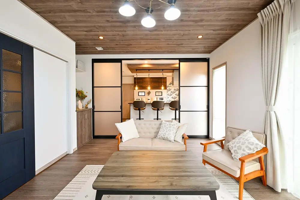 ハイセンスな色調のLDK